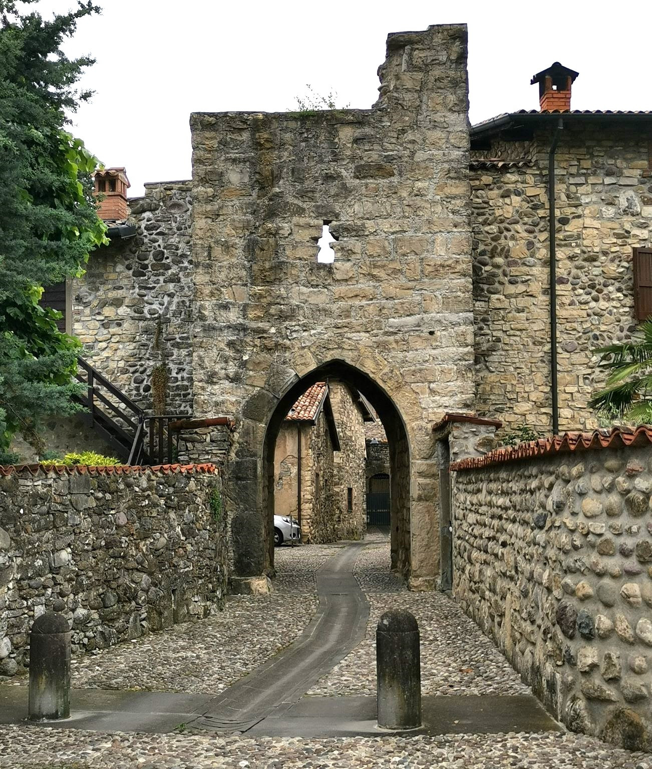 DAME E CAVALIERI: Visita al borgo medievale di Castel Trebecco e della Chiesa di S. Fermo a Credaro