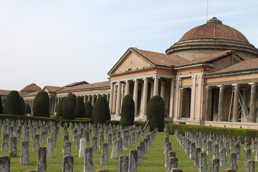 Visita al cimitero di San Cataldo: un racconto tra chi ha fatto la storia di Modena